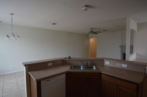 6521 Waterhill Ln, Fort Worth TX  76179-4196 exterior