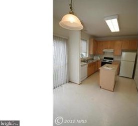13051 Park Crescent Cir, Herndon VA  20171-2821 exterior