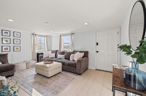 6 Harris St, Norwalk CT  06850-2015 exterior