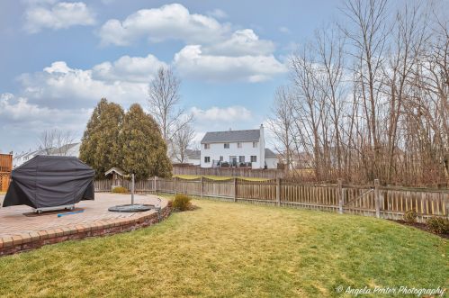 695 Needlegrass Pkwy, Antioch, IL 60002-1193