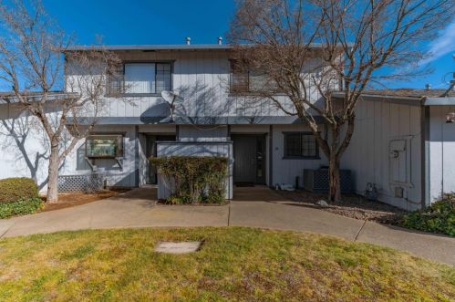 20 Westview Dr, Jackson, CA 95642-9504