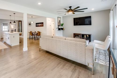 326 Collier Ridge Dr, Atlanta GA  30318-7310 exterior