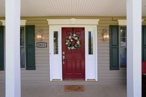 2611 Hilltop Rd, Noblestown, PA 15071-2101