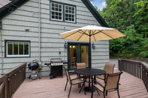 2260 Medicine Lake Blvd, Minneapolis MN  55441-4238 exterior