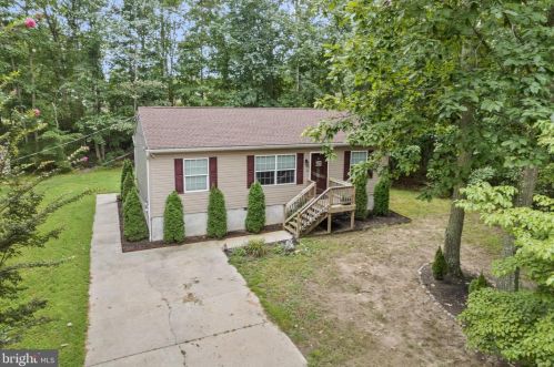 323 Thompson Ave, Waterford, NJ 08089-1657
