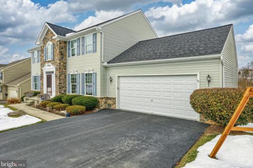 93 Malek Dr, Hanover, PA 17331-8335