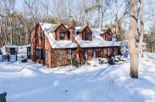 26 Hazelwood Dr, Hudson, NH 03051-3430