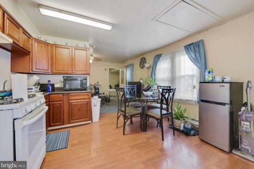 322 Jersey Ave, Gloucester, NJ 08030-2308