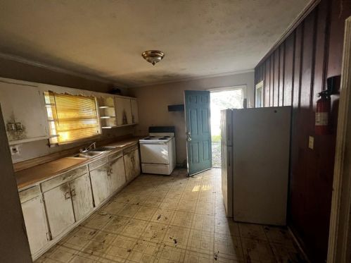 1766 Hadlock St, Atlanta, GA 30311-4153