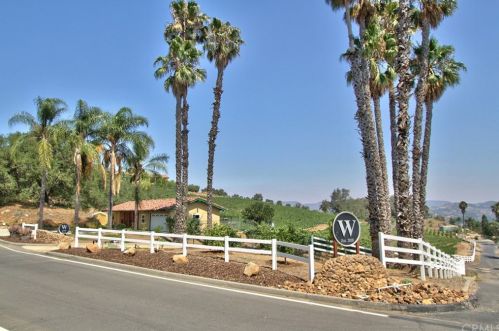 24510 Fuerte Rd, Temecula, CA 92590-3199
