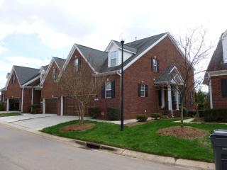 130 Prestonian Pl, Cary NC  27560-7065 exterior