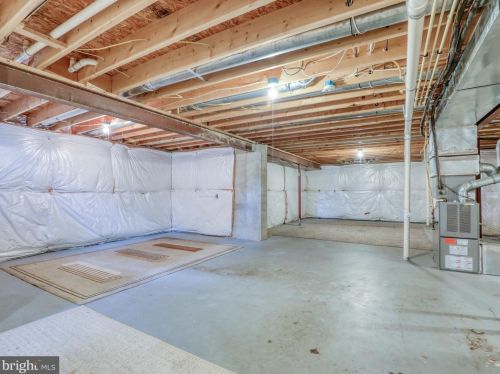 49 Pebble Beach Cir, Charles Town WV  25414-4061 exterior