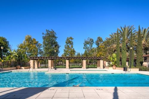 328 Bronze, Irvine CA  92618-1510 exterior