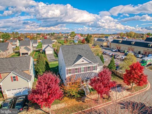 16 Town Center Dr, Lovettsville, VA 20180-8543