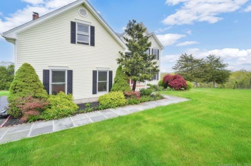 12 Skeetfield Point Rd, Durham, CT 06422-1021