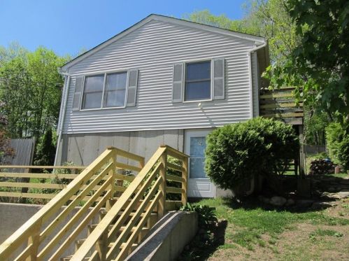 74 Grove St, Glocester, RI 02859-3142