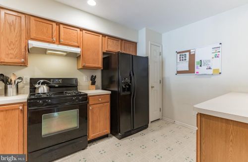 6507 Coventry Way, Mount Laurel NJ  08054-6828 exterior