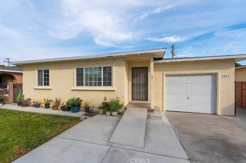 443 Poplar St, Santa Ana, CA 92703-3748