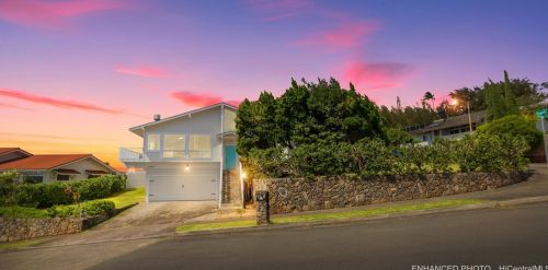 2450 Aha Aina Pl, Honolulu HI  96821-1047 exterior