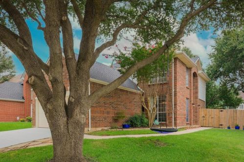2001 Brook Ln, Lewisville, TX 75028-5705