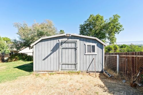 5965 Mountain View Ave, Riverside CA  92504-1572 exterior