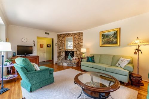 3902 Altura Ave, Glendale CA 91214-2501 exterior