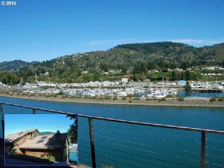 218 Del Norte Ln, Harbor, OR 97415-9023