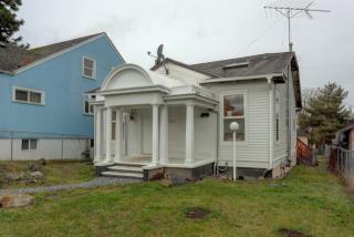 1429 James St, Bellingham, WA 98225-4943