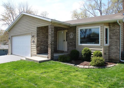 3827 Eastway Dr, Island Lake, IL 60042-9408