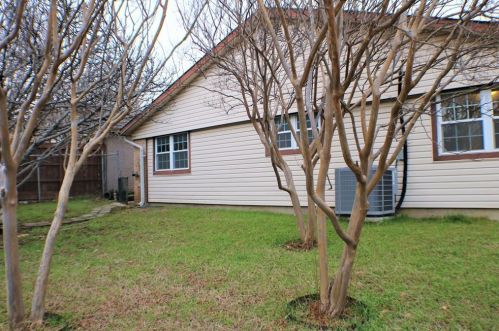 2312 Placid Dr, Carrollton TX 75007-5720 exterior