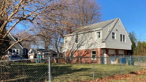 33 Talcott Ave, Warwick, RI 02889-3634