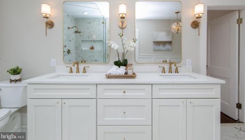 281 Rhoads Ave, Tavistock NJ  08033-1470 exterior