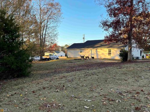 15 Hunters Trce, Porterdale, GA 30014-8442