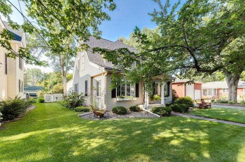 609 13th St, Hastings, MN 55033-2603