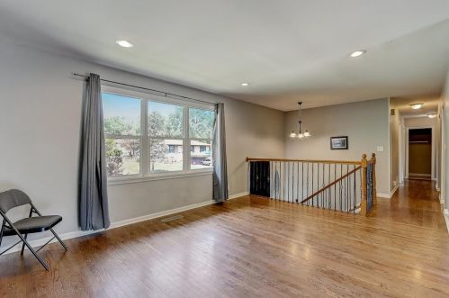 151 Camelot Way, Lemont IL  60440-2084 exterior