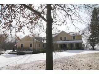 1225 Hesse Farm Cir, Chaska, MN 55318-9518