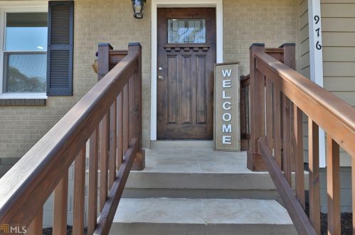 976 Pinehurst Dr, Smyrna GA  30080-4225 exterior