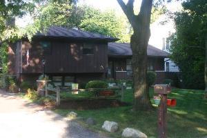 324 Lincoln St, Westmont, IL 60559-1511