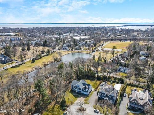 30 Verona Dr, Riverside, CT 06878-1910