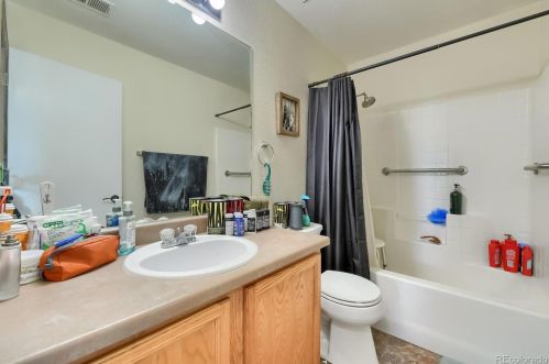 19312 58 Pl, Denver CO 80019-2027 exterior