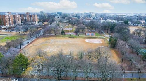 15 Finch Dr, Atlanta GA  30308-6501 exterior
