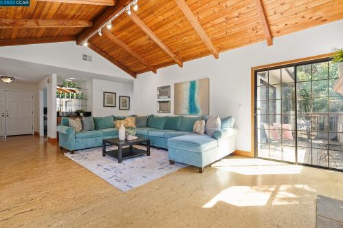 11931 Vomac Rd, Pleasanton, CA 94568-1050