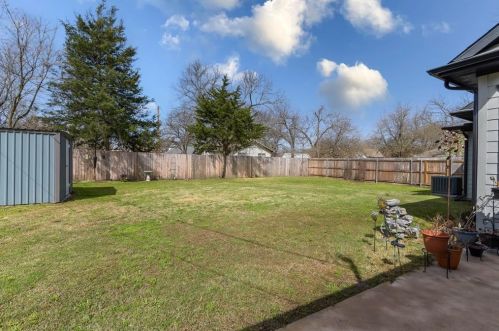 303 Walnut St, Whitewright TX 75491-2243 exterior