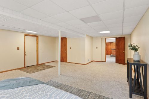 208 Colleen Ave, Saint Paul MN  55126-6252 exterior