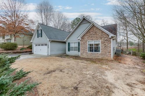 3795 Byrnwycke Dr, Buford, GA 30519-3995