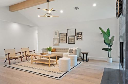 4211 Burney Dr, Austin TX  78731-1207 exterior