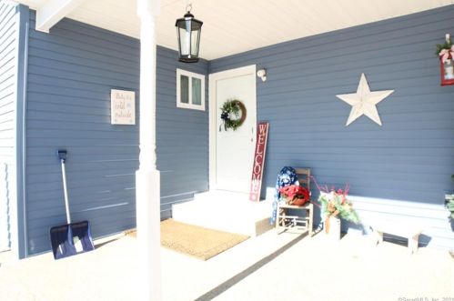 100 Hans Ave, Waterbury, CT 06708-4841
