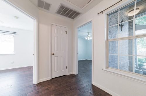 15624 Fisher Is Dr, Austin TX  78717-3833 exterior