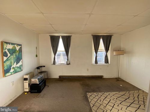 2144 10th St, Philadelphia PA 19148-3005 exterior