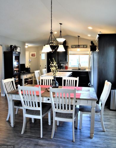 1233 Fern St, Spectacle Lake, MN 55008-2506